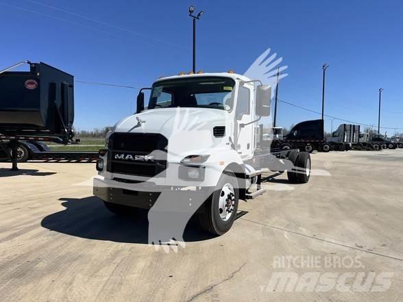 Mack MD6 Chassis met cabine