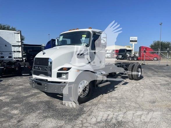 Mack MD6 Chassis met cabine