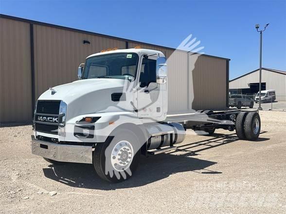 Mack MD7 Chassis met cabine