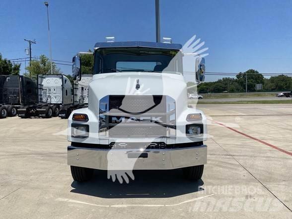 Mack MD7 Chassis met cabine