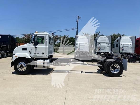 Mack MD7 Chassis met cabine