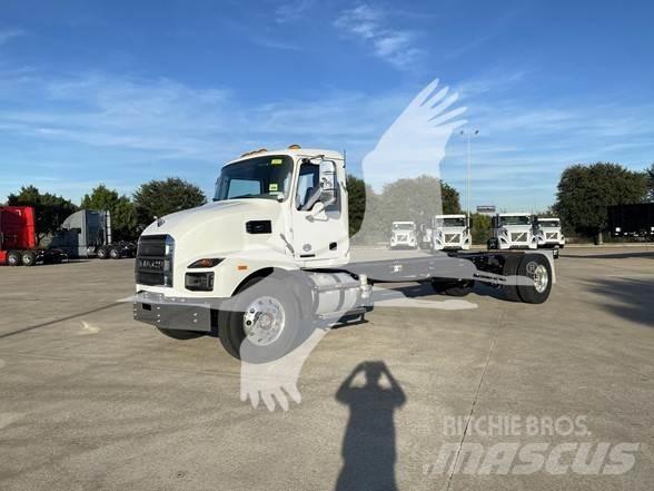 Mack MD7 Chassis met cabine