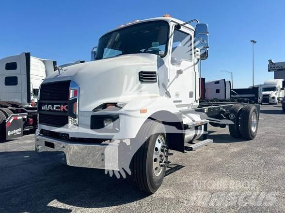 Mack MD7 Chassis met cabine