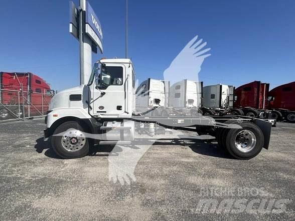 Mack MD7 Chassis met cabine