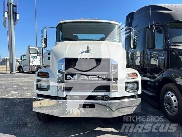 Mack MD7 Chassis met cabine