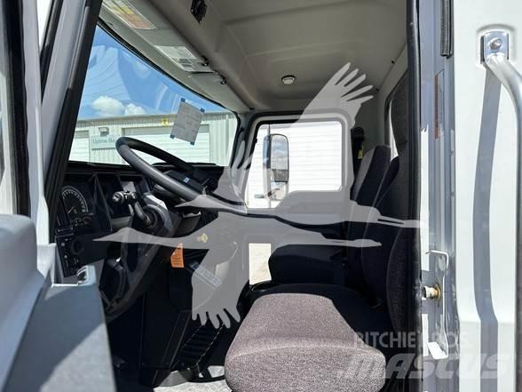 Mack MD7 Chassis met cabine