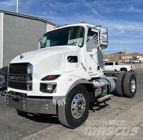 Mack MD7 Chassis met cabine