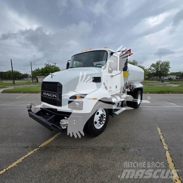 Mack MD7 Tankwagen