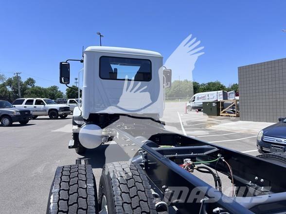 Mack MD7 Chassis met cabine