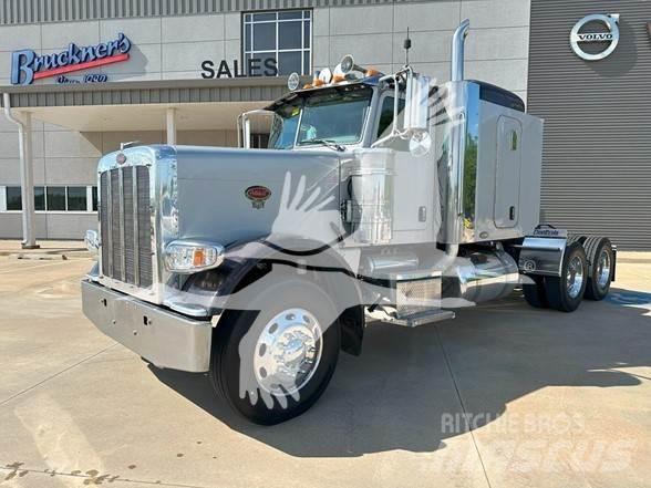 Peterbilt 388 Trekkers