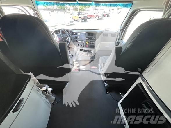 Peterbilt 579 Trekkers