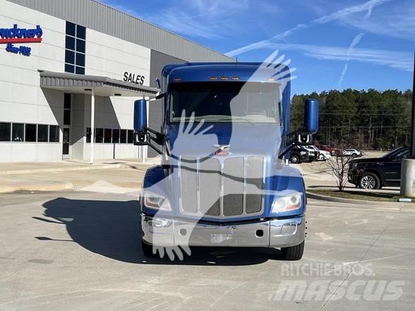 Peterbilt 579 Trekkers