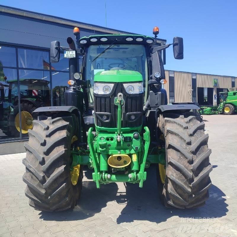 John Deere 6250R Tractoren