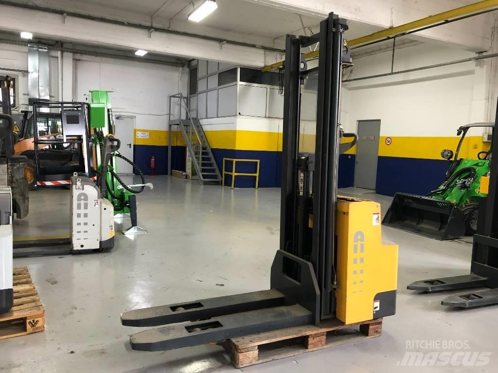 Atlet CSH 125 Zelfrijdende stapelaars