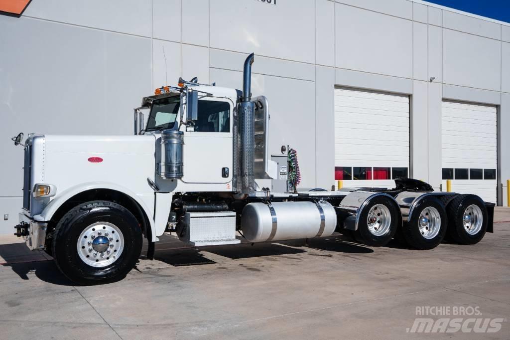 Peterbilt 388 Trekkers