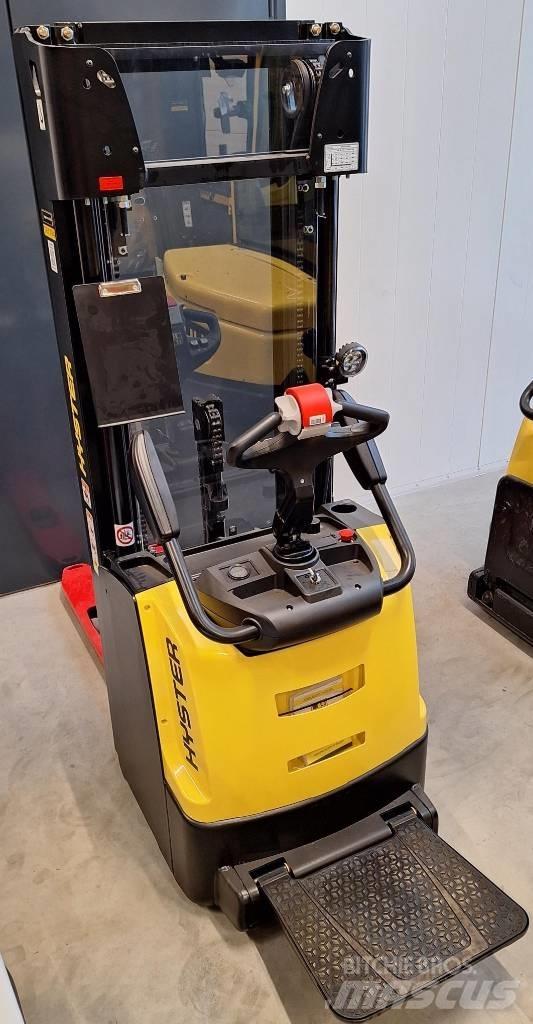 Hyster S1.2S Zelfrijdende stapelaars