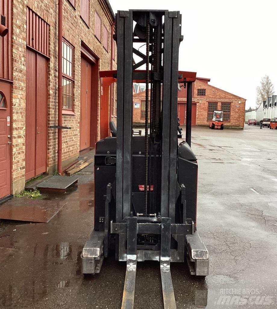 BT RR E 2 Reachtruck voor hoog niveau