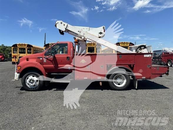 Ford F750 Auto hoogwerkers