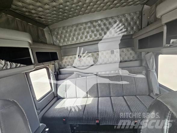Kenworth W900 Trekkers