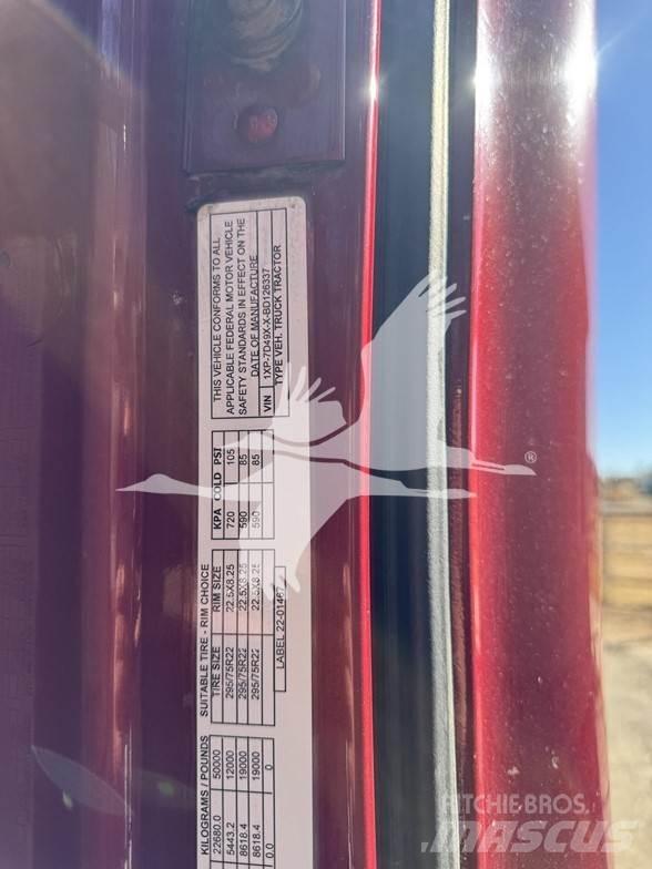 Peterbilt 367 Trekkers