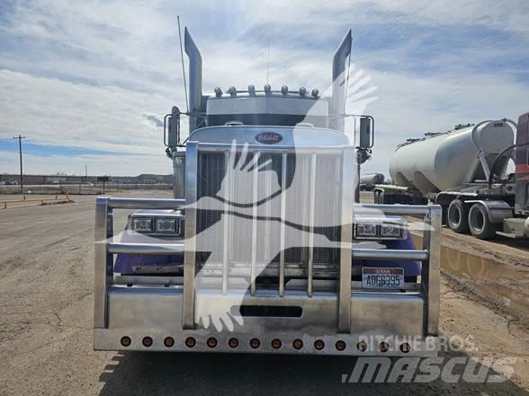 Peterbilt 379 Trekkers