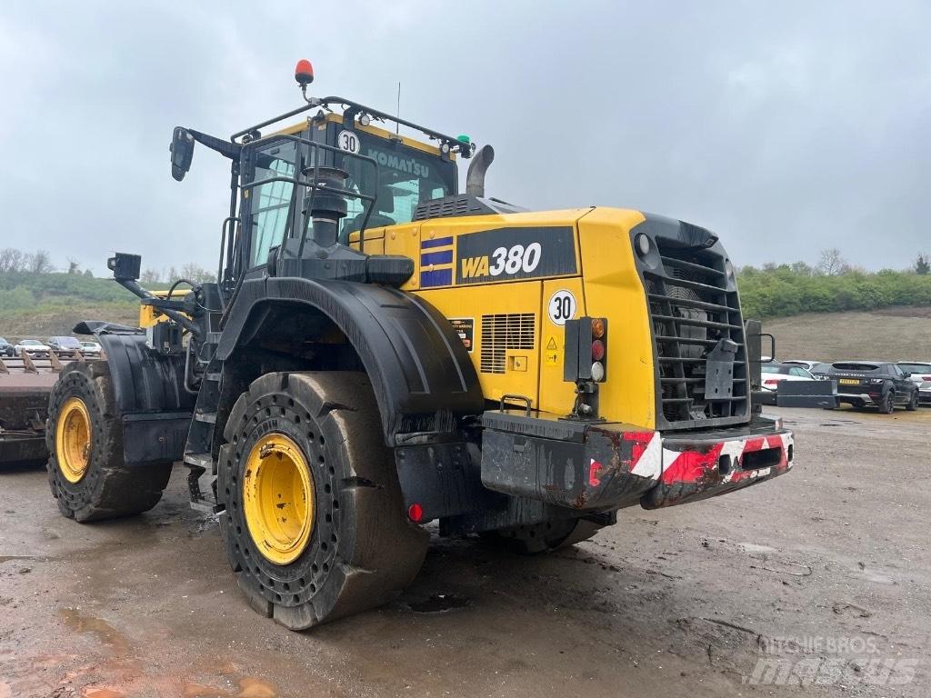 Komatsu WA380-8E0 Wielladers