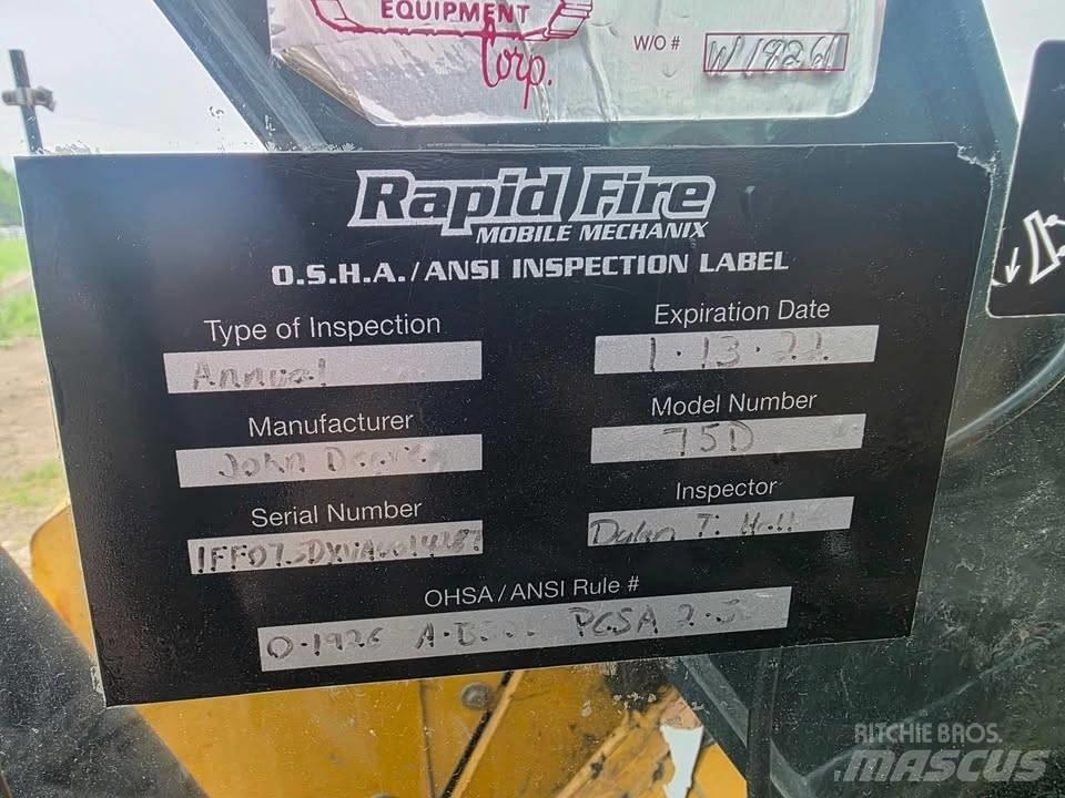 DEERE 75D Rupsgraafmachines