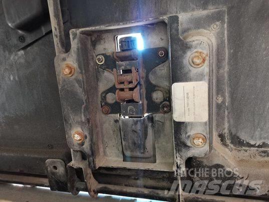 CAT TH337 mask Cabine en interieur