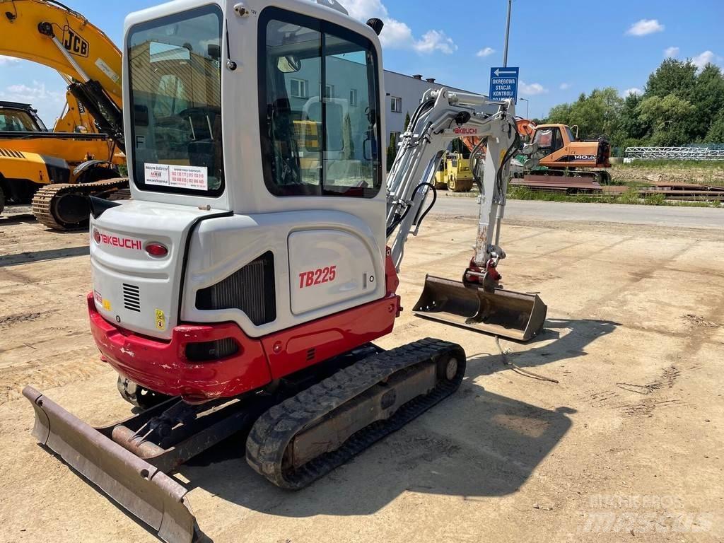 Takeuchi TB225 Minigraafmachines < 7t