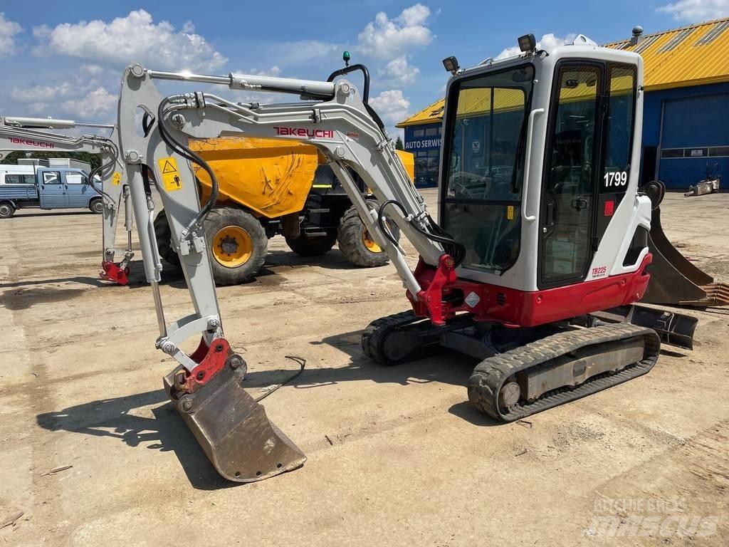 Takeuchi TB225 Minigraafmachines < 7t