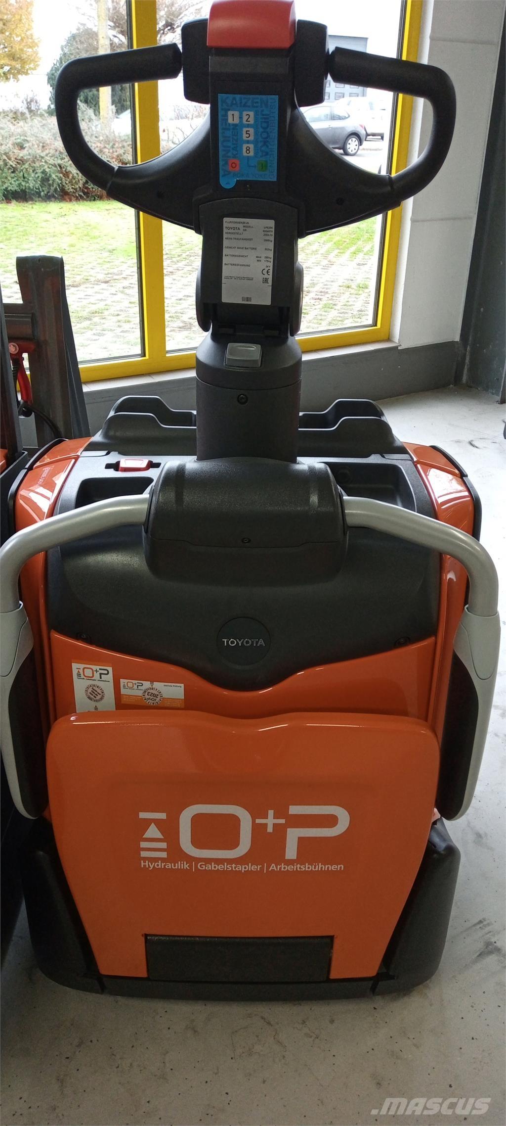 Toyota LPE200 Stapelaar meeloop