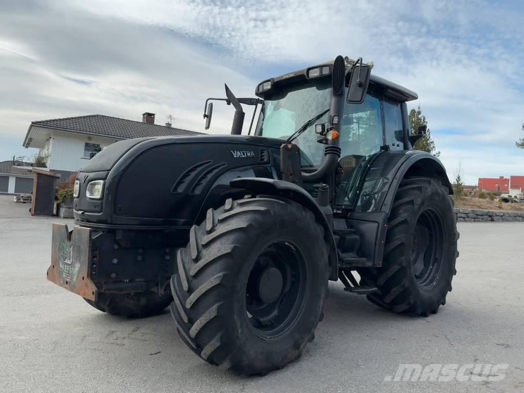 Valtra T 162 Tractoren