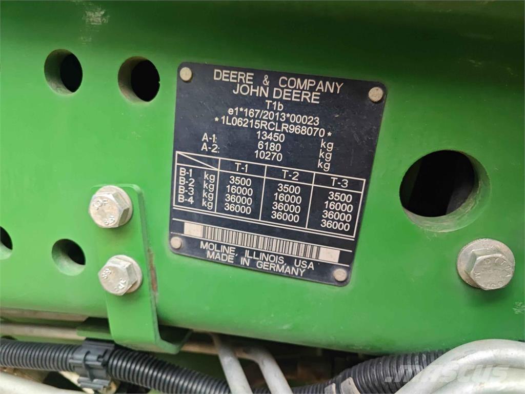 John Deere 6215R Tractoren