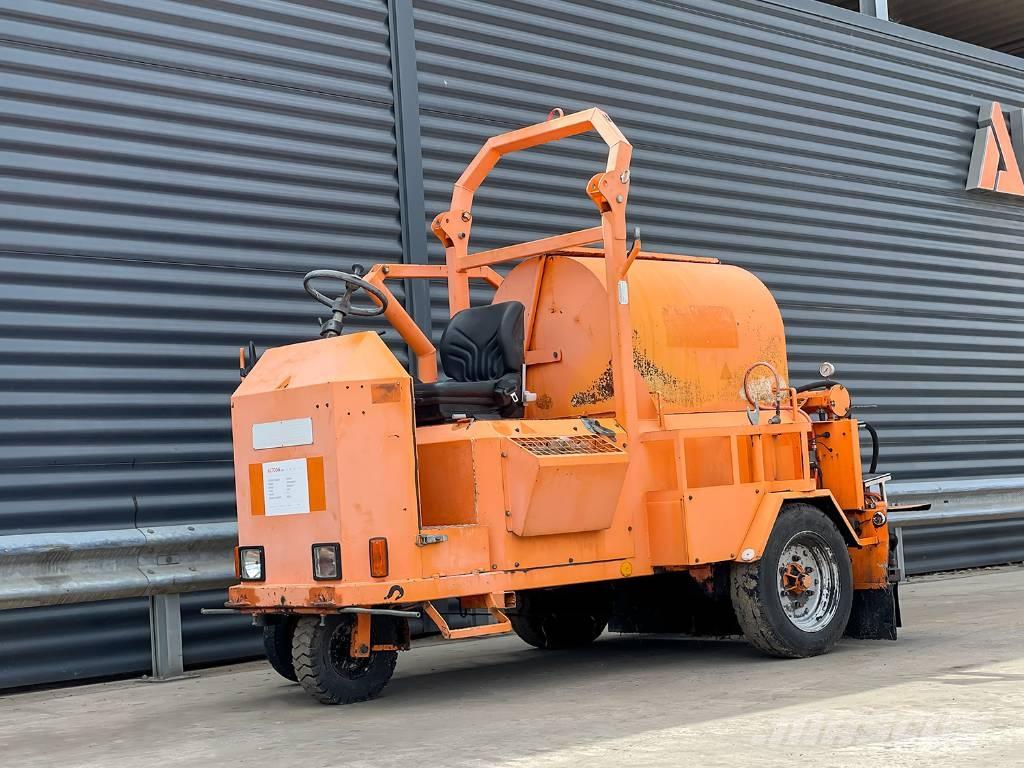 Strassmayr S25/500-G Bitumen sprayers