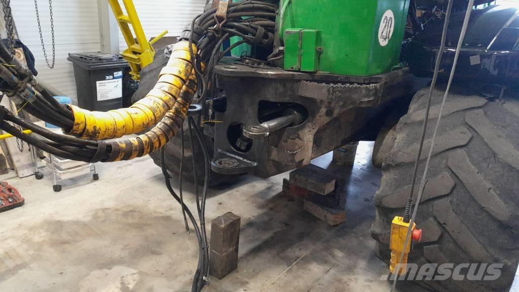 John Deere 1110 D Forwarders