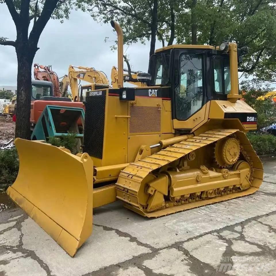 CAT D5M Rupsdozers