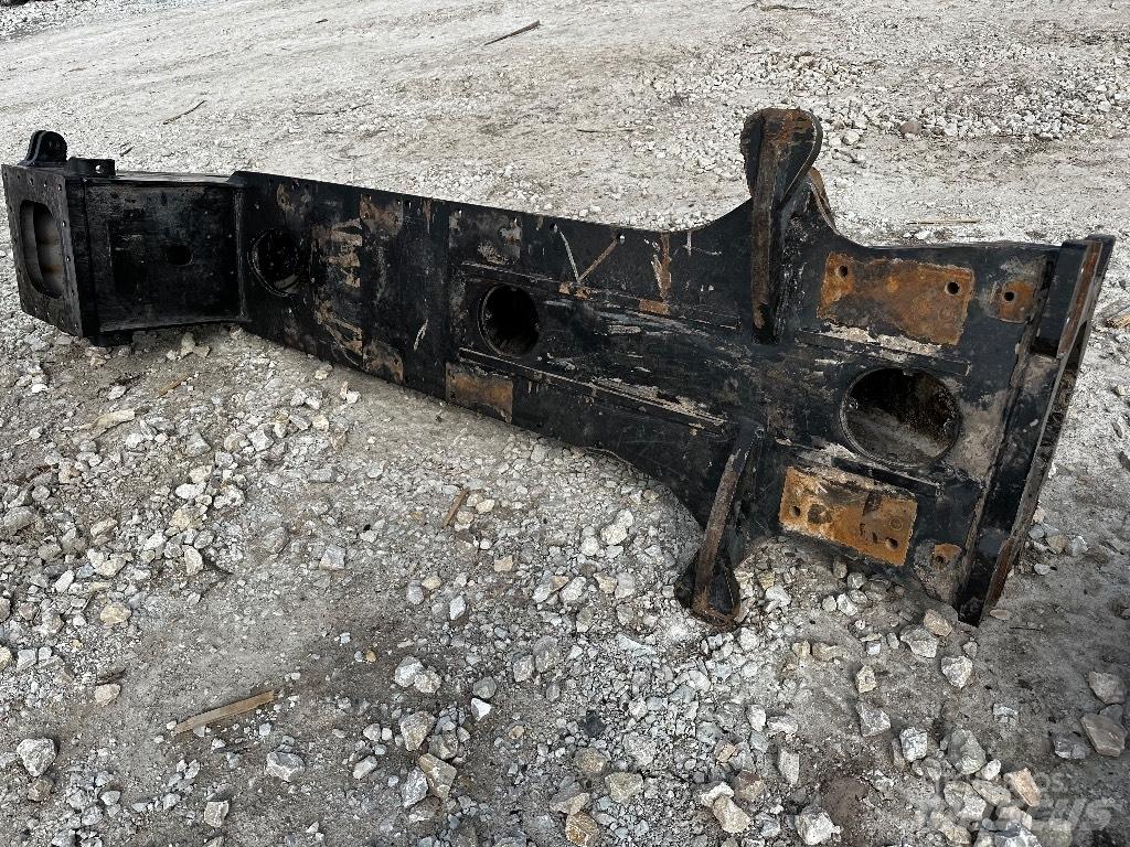 Komatsu 895 Chassis en ophanging