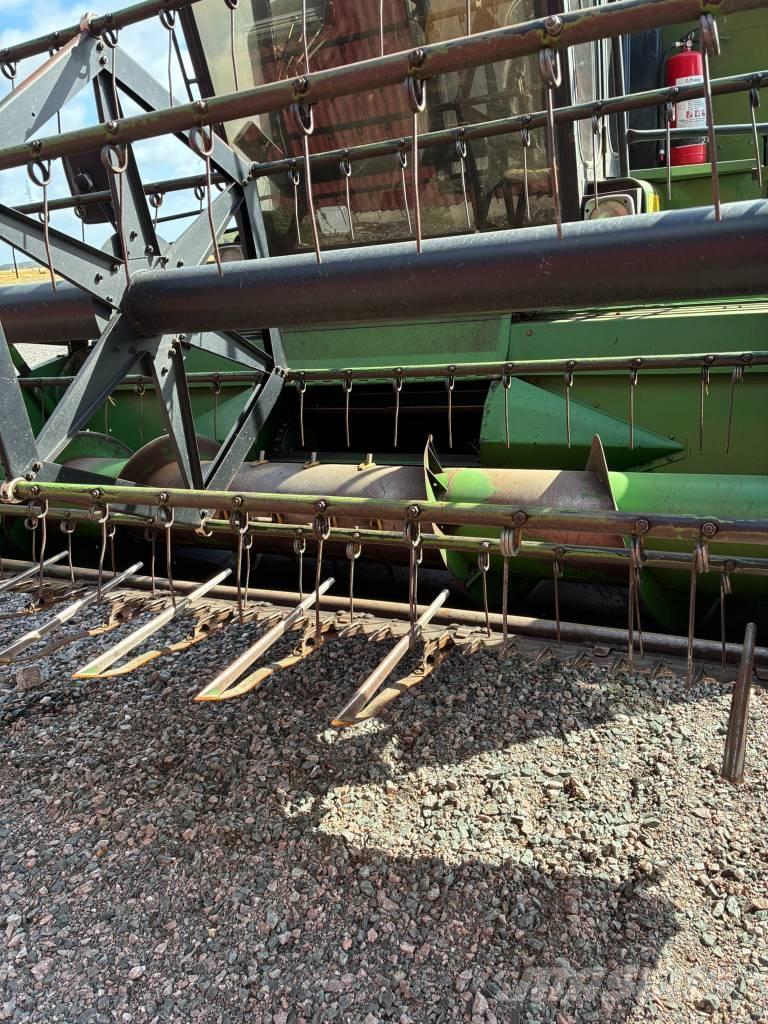 John Deere 1042 Maaidorsmachines