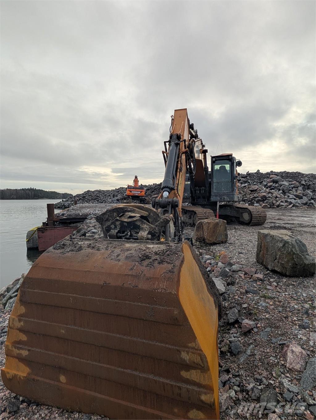 CASE CX 245D SR Rupsgraafmachines