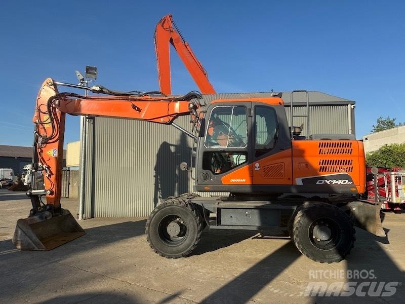 Doosan DX 140 W-5 Wielgraafmachines