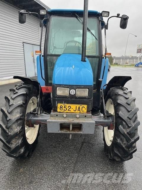 New Holland 5635 Tractoren