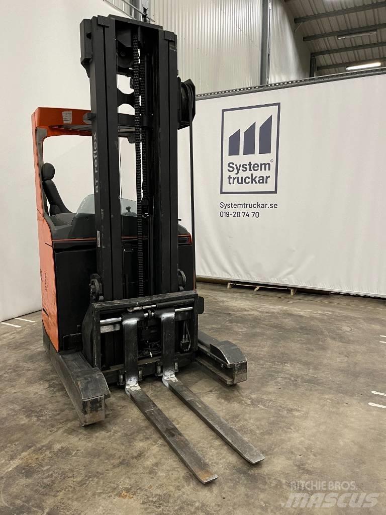 BT RRE160E Reachtruck voor hoog niveau