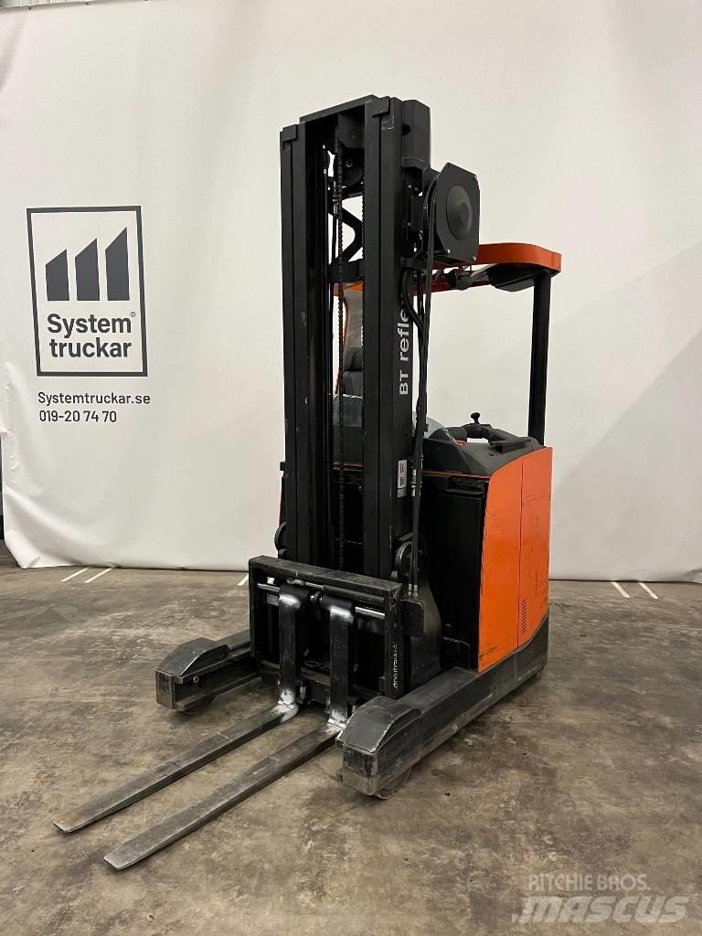 BT RRE160E Reachtruck voor hoog niveau