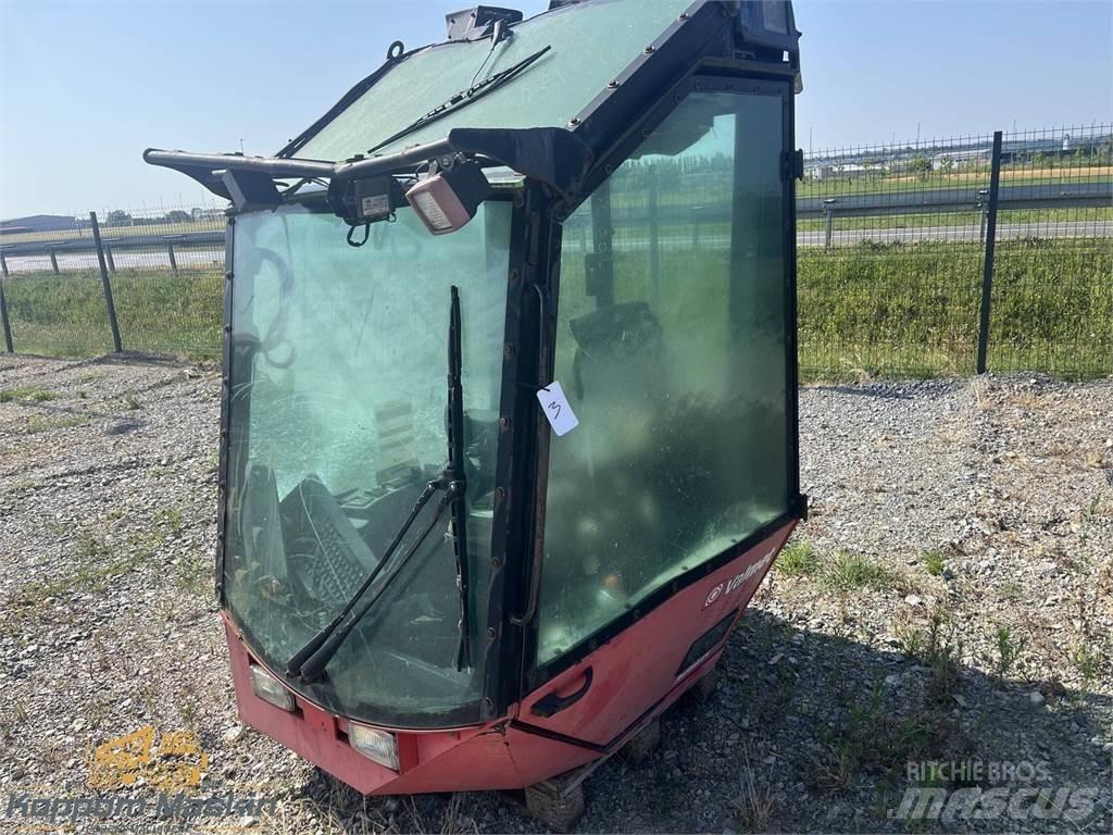 Valmet 911.1 Cabine en interieur