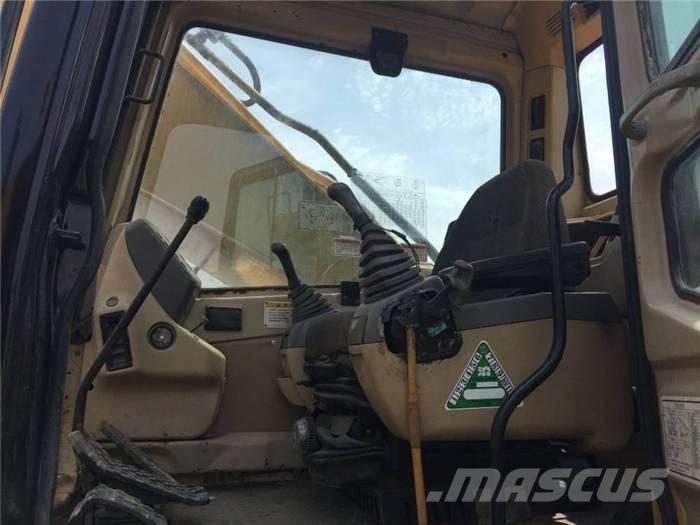 CAT 325 B Rupsgraafmachines