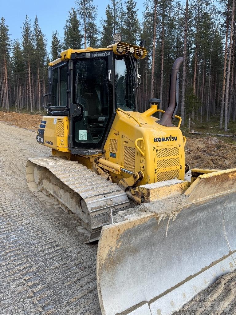 Komatsu D 37 PX-23 Rupsdozers