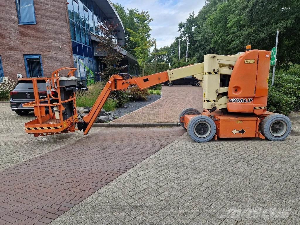 JLG E300AJP Knikarmhoogwerkers