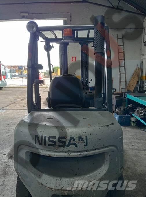 Nissan FGD02A30Q Reachtruck voor hoog niveau