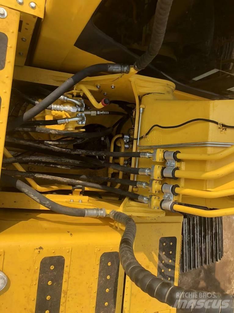 Komatsu PC200-8 Rupsgraafmachines