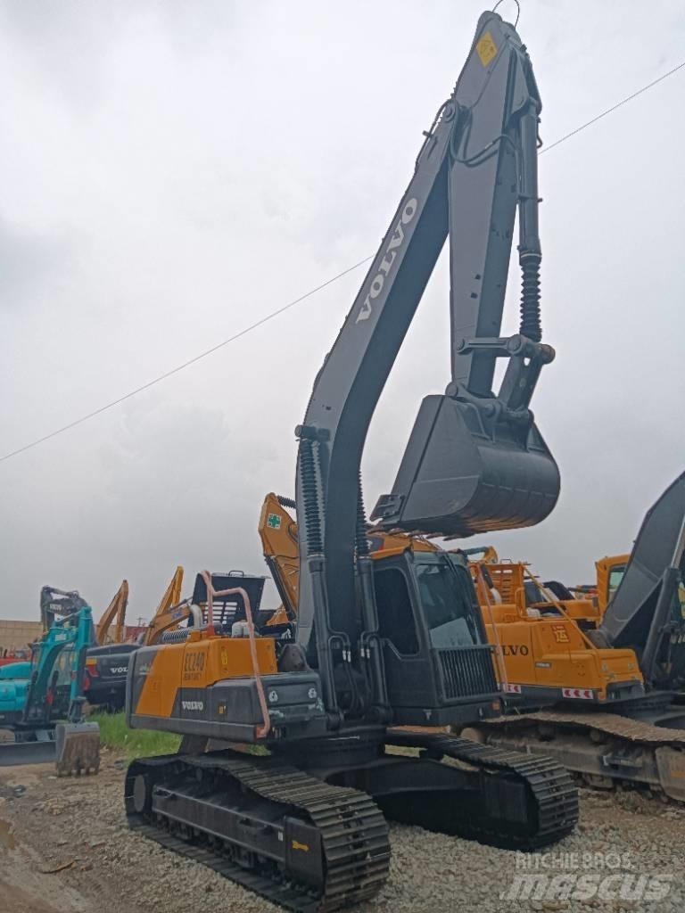 Volvo EC 240 Rupsgraafmachines